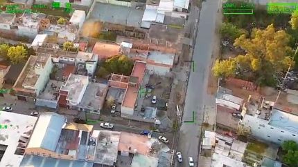 El helicóptero monitoreó el operativo.