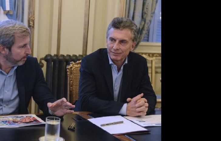 Buenos Aires, El presidente, Mauricio Macri,mantuvo una reunión con el ministro del Interior, Rogelio Frigerio, de seguimiento de la gestión desarrollada hasta el momento en esa área.Foto: Presidencia/Télam/aa 14/04/2016