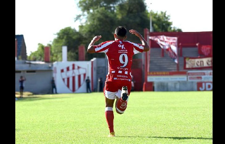 Con Aldosivi, una camiseta para el recuerdo.