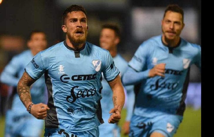 El volante firmó a préstamo por una temporada con el DIM colombiano.