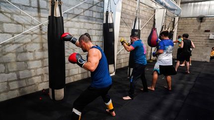 El Gimnasio de Deportes de Combate está dentro del Parque de Lomas. El Gimnasio de Deportes de Combate está dentro del Parque de Lomas.