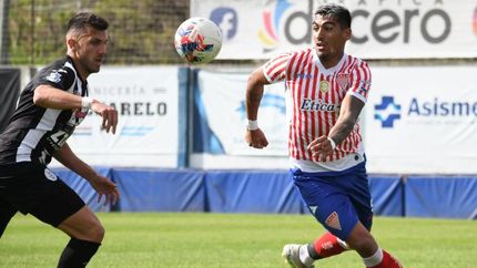 Morán no le saca la vista a la pelota. Morán no le saca la vista a la pelota.