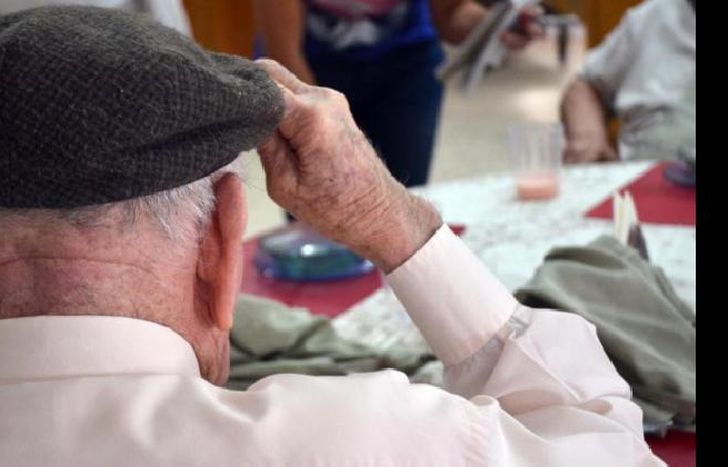 se trata de un adulto mayor, que estaba alojado en el Hogar Llar.