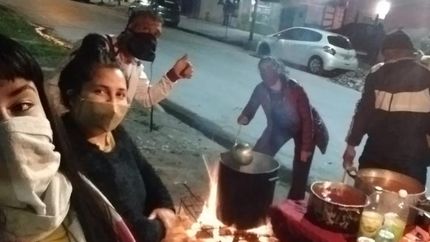 Tres veces a la semana entregan platos de comida.