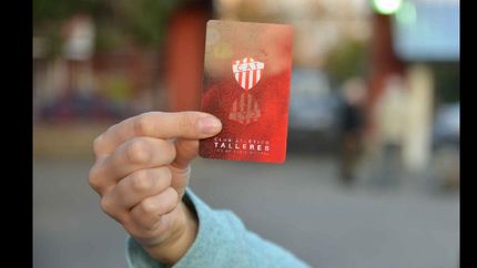 Los hinchas Albirrojos se pone al día.