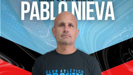 Pablo Nieva puso la firma en Brown de Adrogué. Pablo Nieva puso la firma en Brown de Adrogué.