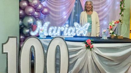 María hace más de 60 años que vive en Lomas y contó que todos los días ejercita su cuerpo para estar activa.