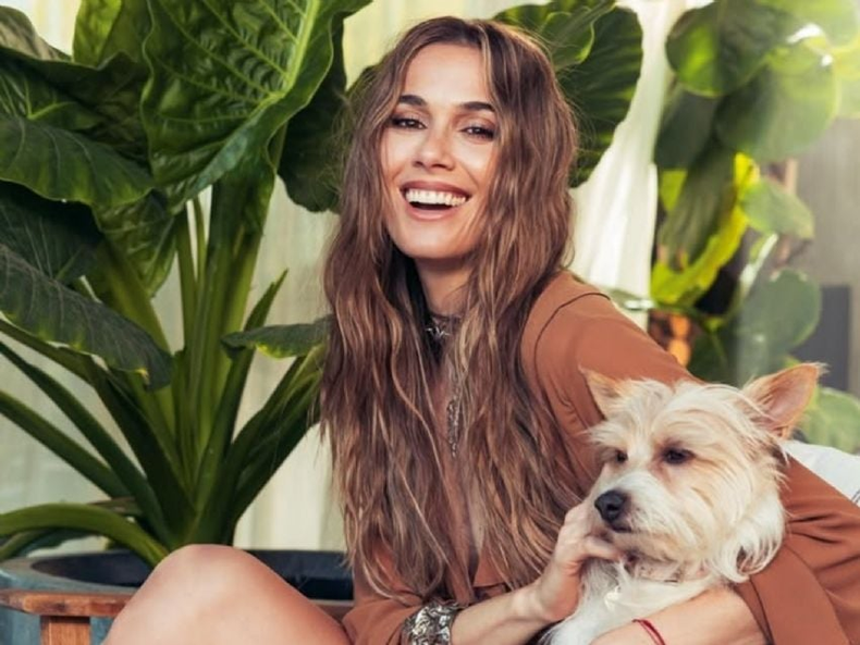 Chechu Bonelli y Darío Cvitanich enfrentados por una mascota. 