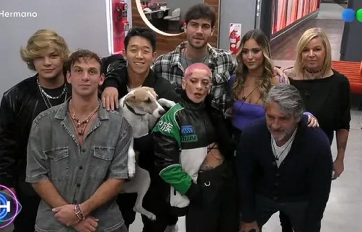 Los ocho jugadores.
