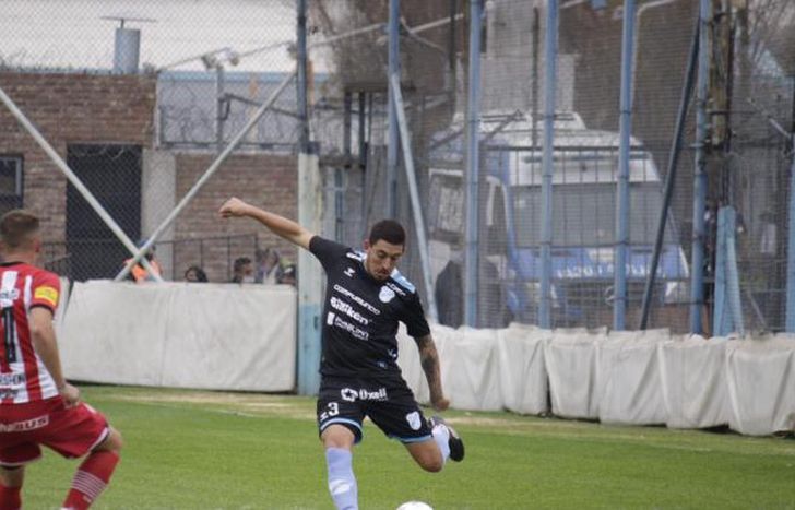 Vivanco saca el centro frente a la marca de Sansotre.