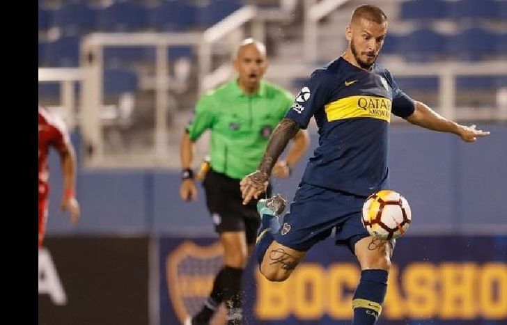 Darío Benedetto, el goleador que regresa a la titularidad en Florencio Varela.