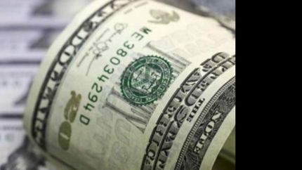 La divisa este mediodía se vendía a $38,40 en el Banco Nación.