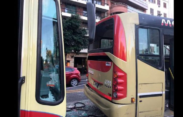 Habría sido una presunta imprudencia del conductor del taxi.