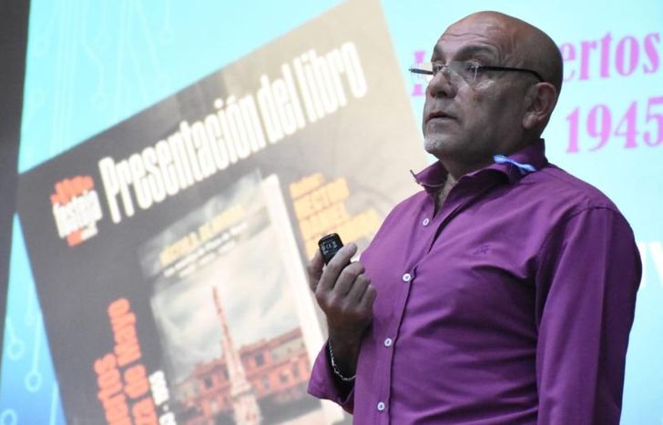 Héctor aseguró que le gustaría seguir recorriendo instituciones lomenses para dar a conocer su libro.