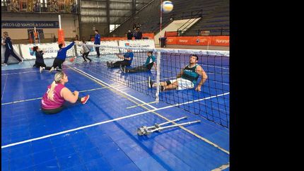 EL PARAVÓLEY Y OTRAS VARIANTES DE LA DISCIPLINA TIENEN LUGAR EN EL PARQUE DE LOMAS.