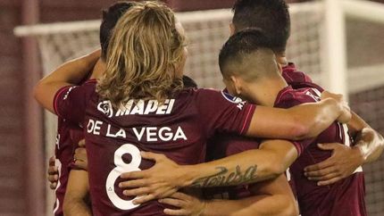 El Grana se abraza a una nueva final continental. El Grana se abraza a una nueva final continental.