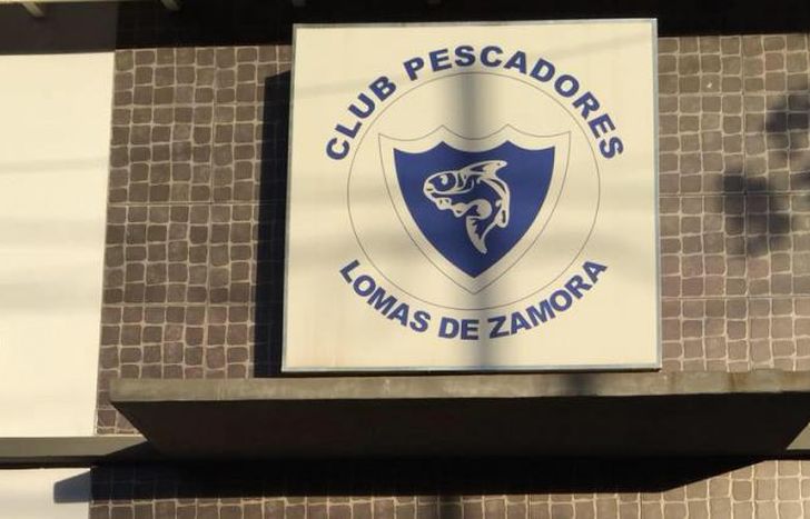 Ubicado en la calle Díaz Vélez.