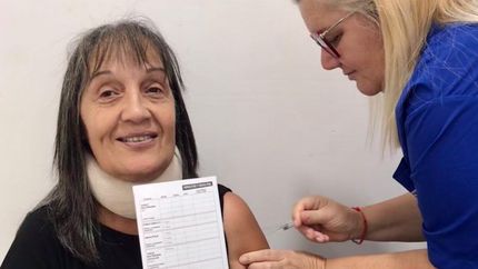comenzaron a vacunar contra la gripe a los vecinos de lomas