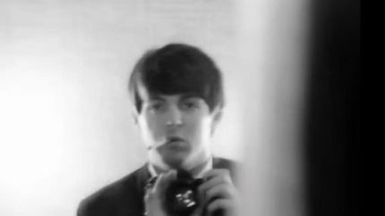 Un joven Paul con su cámara.