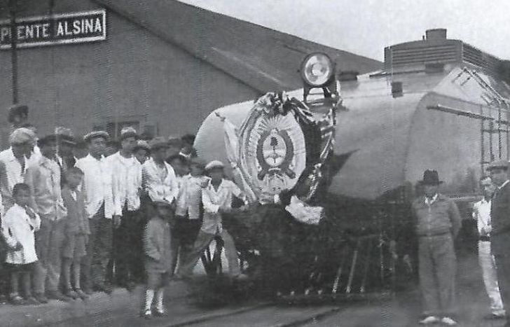 El tren en su estación cabecera, Puente Alsina.