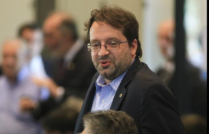 “Después de mantener un esquema que no funcionaba, tarde o temprano aparecen cosas inevitables, dijo.