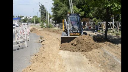 extienden la red de agua potable en luis guillon