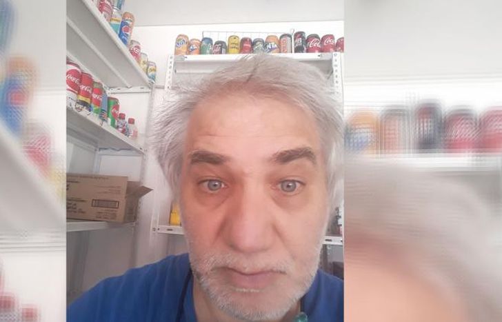 Leonardo tiene 55 años.