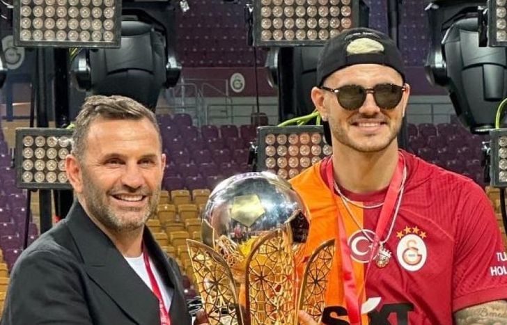 Icardi con su entrenador.