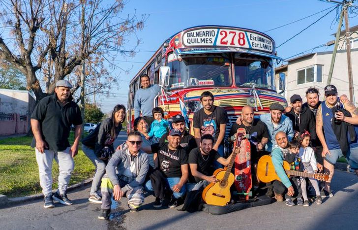 Un video con color local.