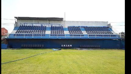 San Martín empezó a jugar oficialmente en AFA en 1974 y consiguió tres ascensos.