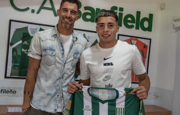 Otro juvenil de Banfield firmó su primer contrato con el club.