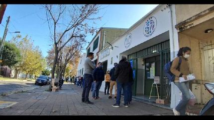 asi se organizan las entregas de bolsones de comida en las escuelas de lomas