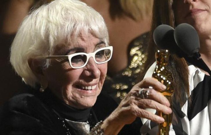 Lina, con su estatuilla.