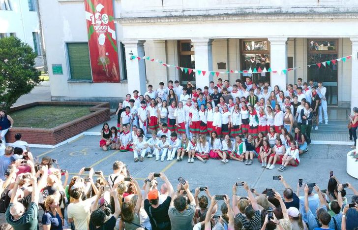 Participaron estudiantes y egresados, con sus familias.