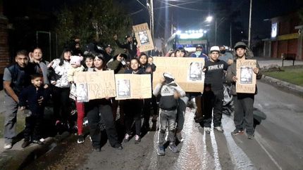 Se manifestaron frente al supermercado la semana pasada.