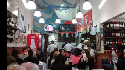 Un tradicional bodegón de Lomas.