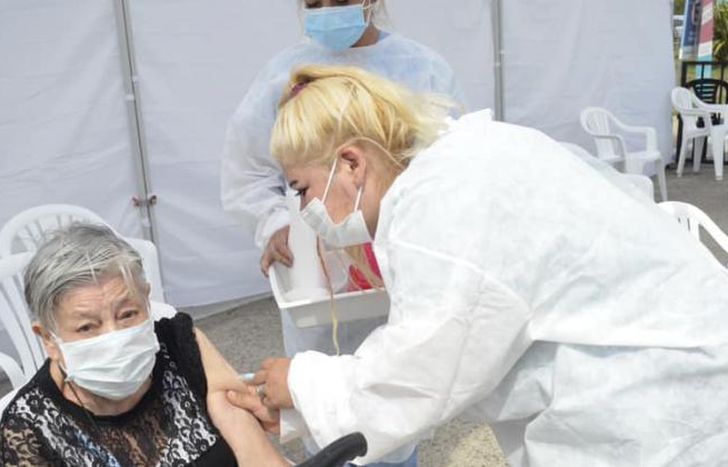 Mientras avanza el plan de vacunación en todo el país.