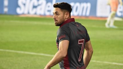 Lautaro Acosta apuntó contra los dirigentes en su despedida de Lanús. Lautaro Acosta apuntó contra los dirigentes en su despedida de Lanús.