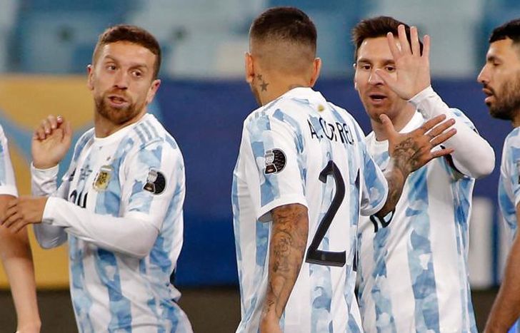 Argentina arrancó con todo frente a Bolivia.