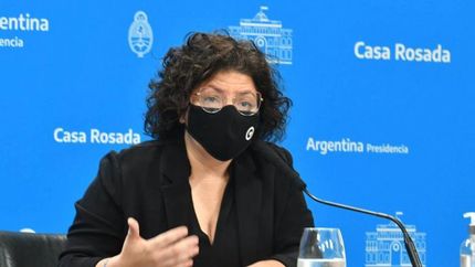 Carla Vizzotti confía en que bajarán los casos de Ómicron.