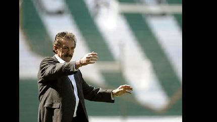 En 2011 dirigió a Banfield un puñado de encuentros.
