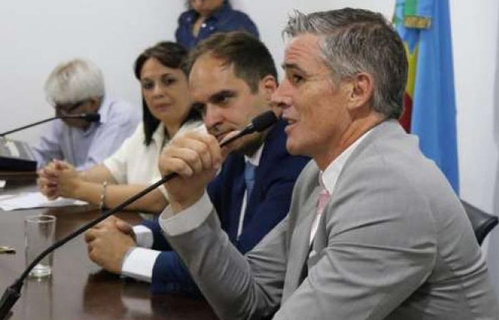 El goleador ahora será intendente de Navarro.