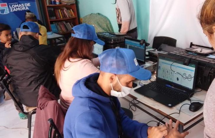 El operativo busca llegar a los vecinos sin documento.