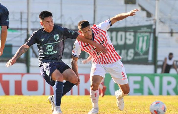 Los Andes en una parada brava en Los Polvorines.