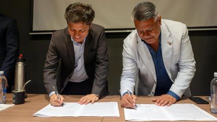 Axel Kicillof y Claudio Tapia firmaron un acuerdo por la Selección Argentina.