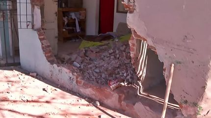 Así quedó la casa donde se incrustó el colectivo.