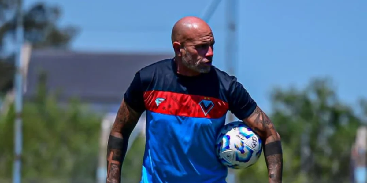 Pablo Nieva aportó sus conceptos para el nuevo Brown de Adrogué.