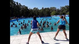 Siguen las clases de Aqua Zumba en Lomas