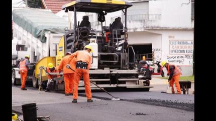 lomas oeste tuvo nuevas obras de bacheo e instalacion de luces