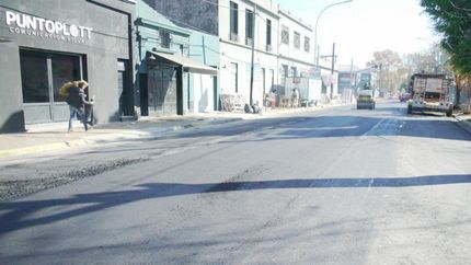 Avanzan las obras en 12 cuadras de la calle Dorrego, en Temperley.